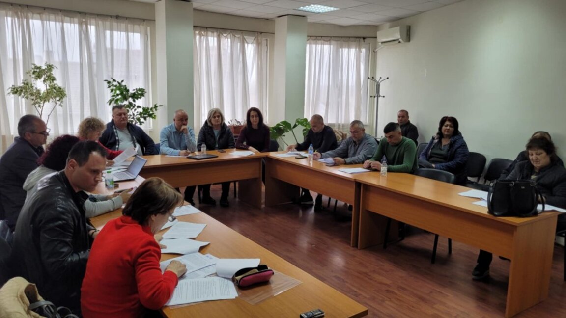 Извънредно се събраха общинските съветници в Ново село