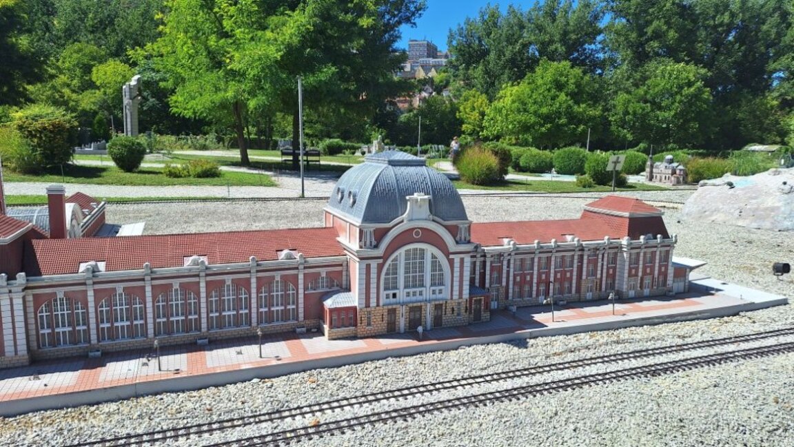 Парк "Мини Бугарска" у Великом Трнову – ...