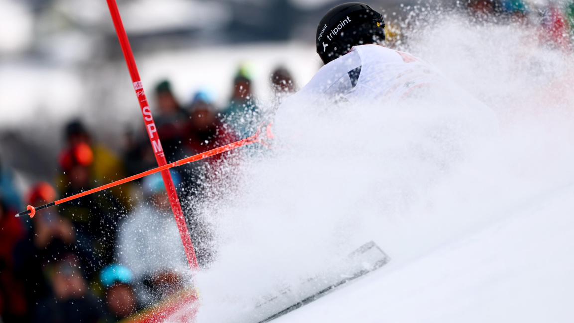При тежки условия: Алберт Попов отпадна в първия манш
