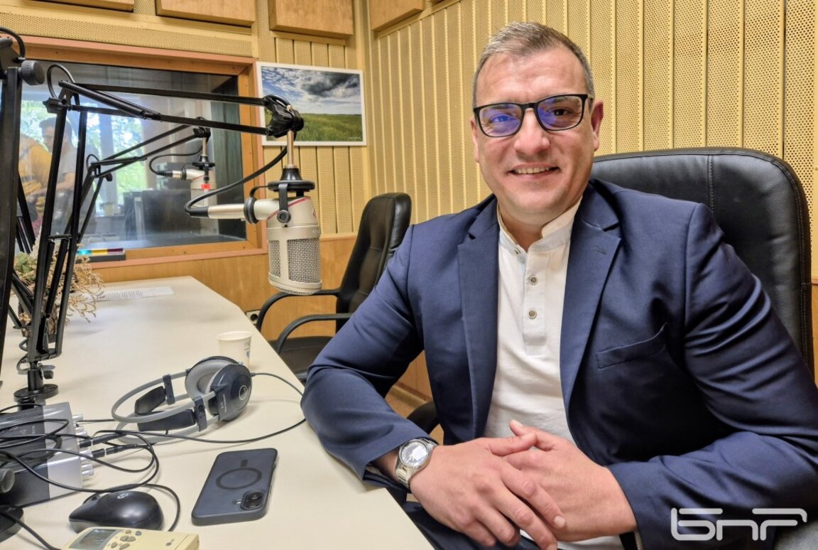 Антон Тонев: Необходим е дебат за общинските здравни дружества