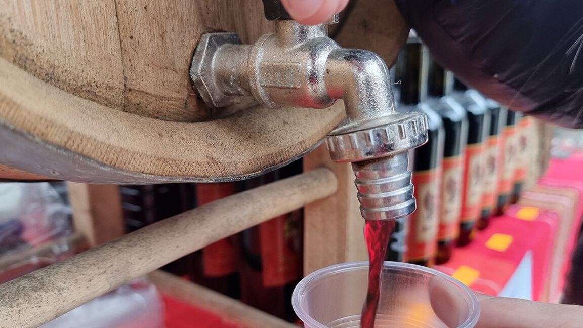 Festival „Goldene Traube“ bringt Produzenten und Liebhaber des Weins von Melnik zusammen