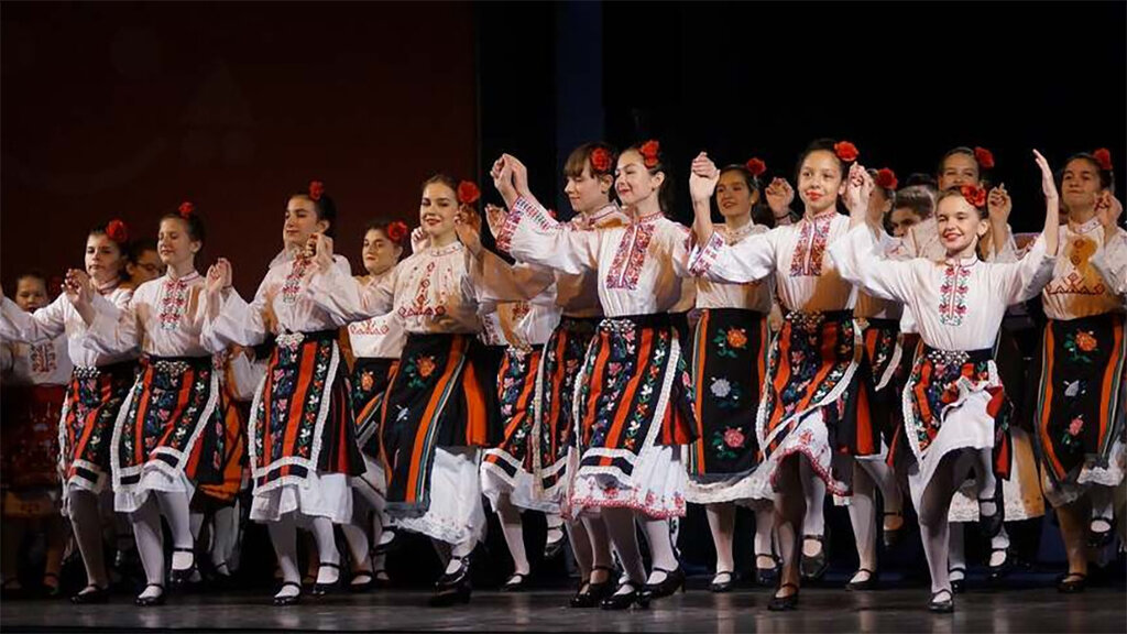 Folkloreensemble „Jantra“ aus Budapest tritt beim Festival „BalkanFolk“ in Palma de Mallorca auf
