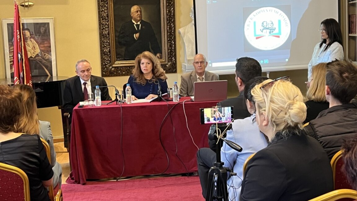 Iliana Yotova a inauguré "La Voie de la Lumière"...
