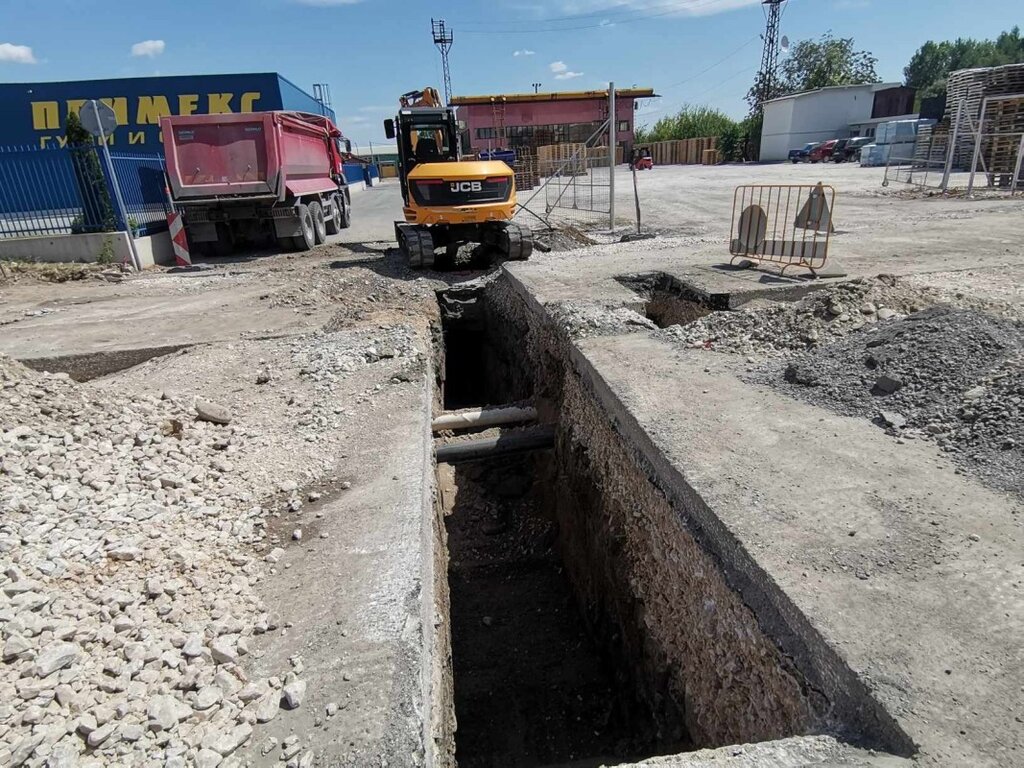 Багер спука газопровод до Кукленско шосе, полиция отцепи района