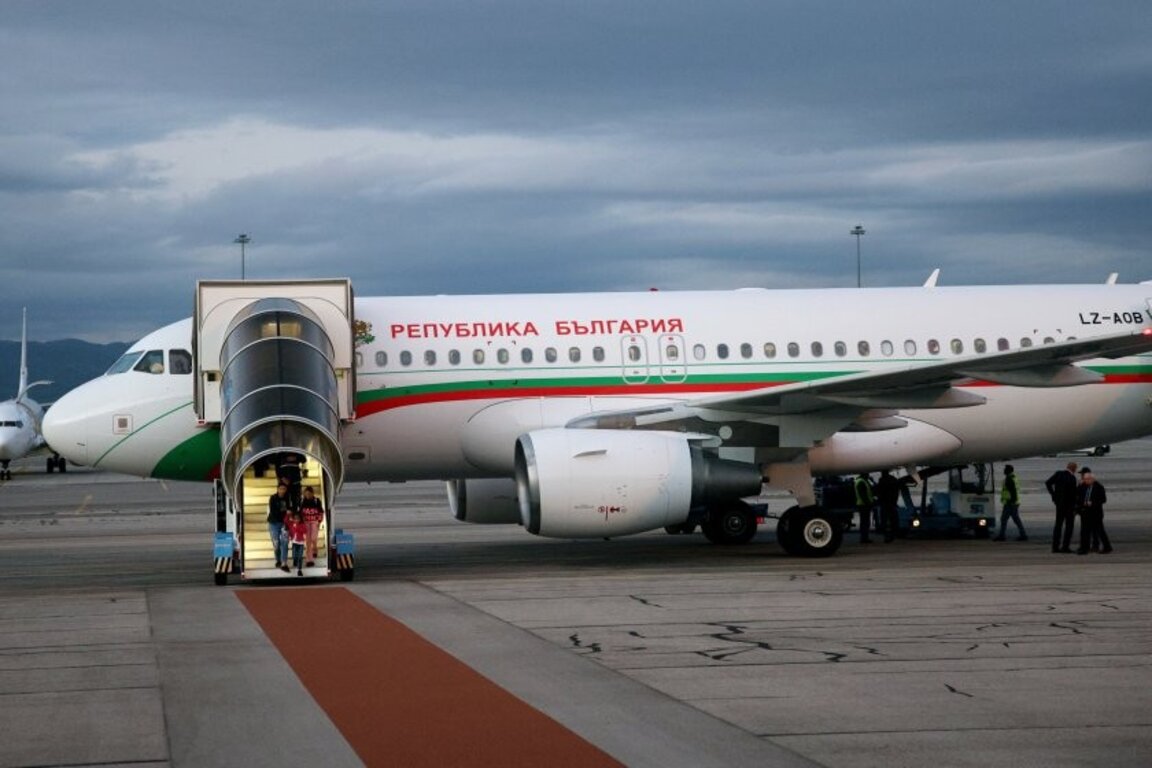 Government airplane evacuates another 80 Bulgarians from Beirut