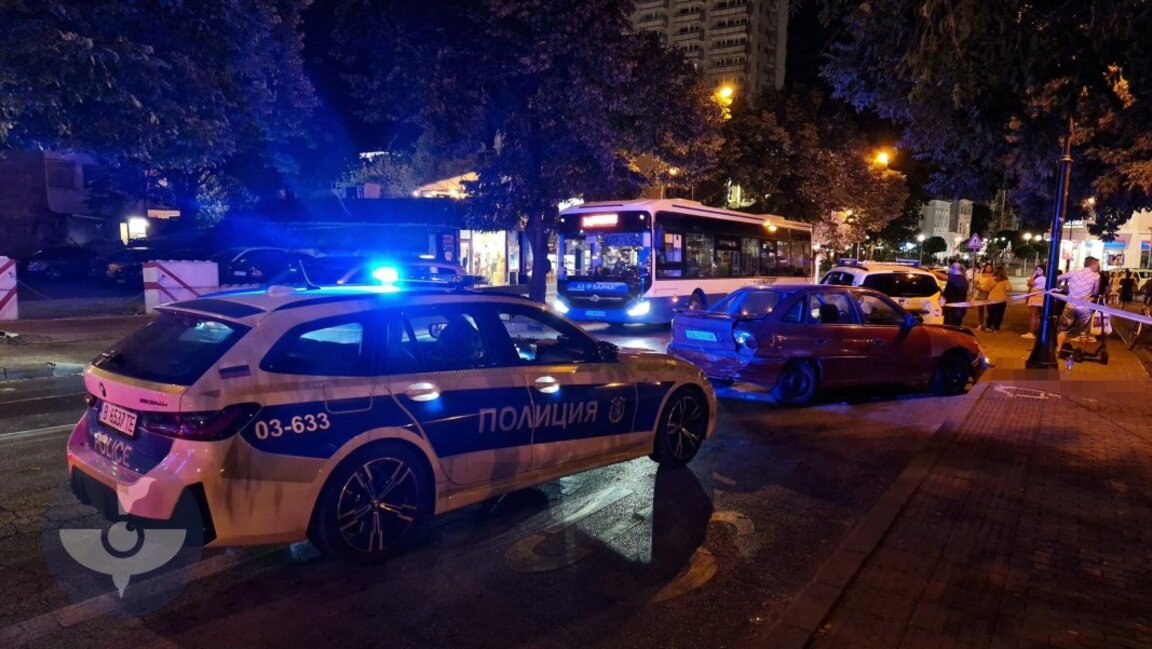 Полицейски автомобил блъсна 19-годишен младеж в центъра на Варна