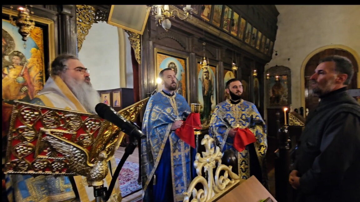 Отец Иван от Сливен приключи гладната си стачка, но влезе в нов конфликт с митрополит Йоан