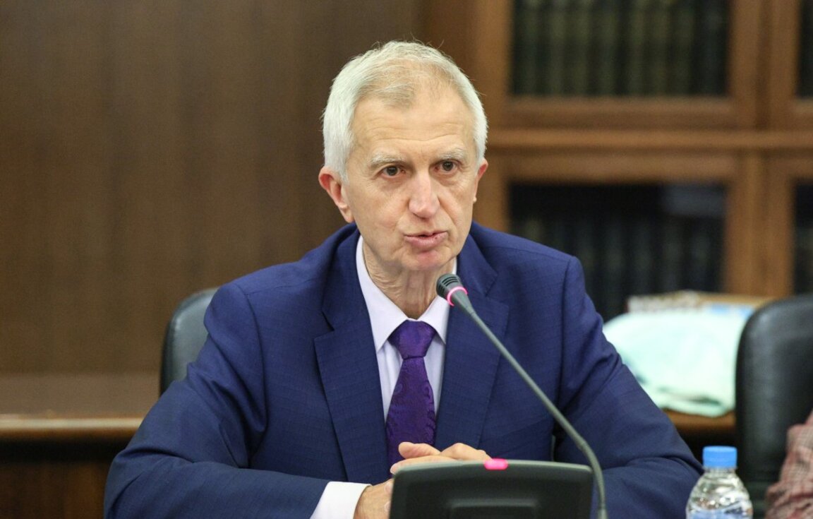 Проф. Пламен Панайотов