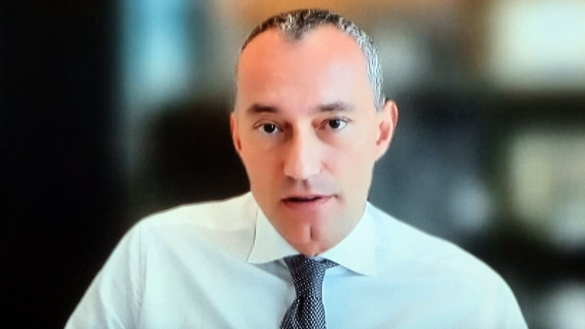 El ex ministro de Exteriores de Bulgaria Nikolay Mladenov insta a los países árabes a convocar una conferencia de paz