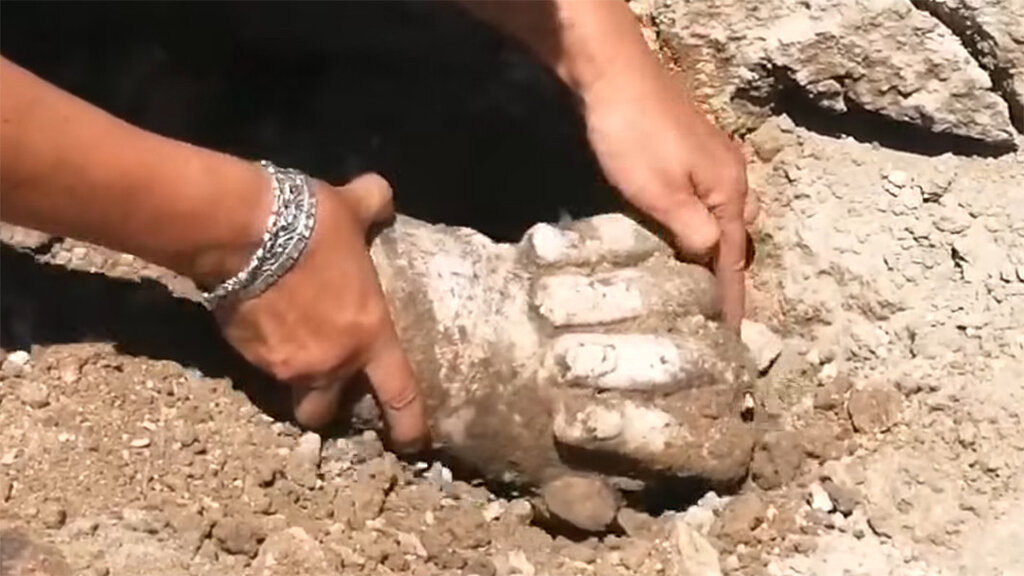 The right hand of a statue of Heracles was discovered during excavations at Heraclea Sintica