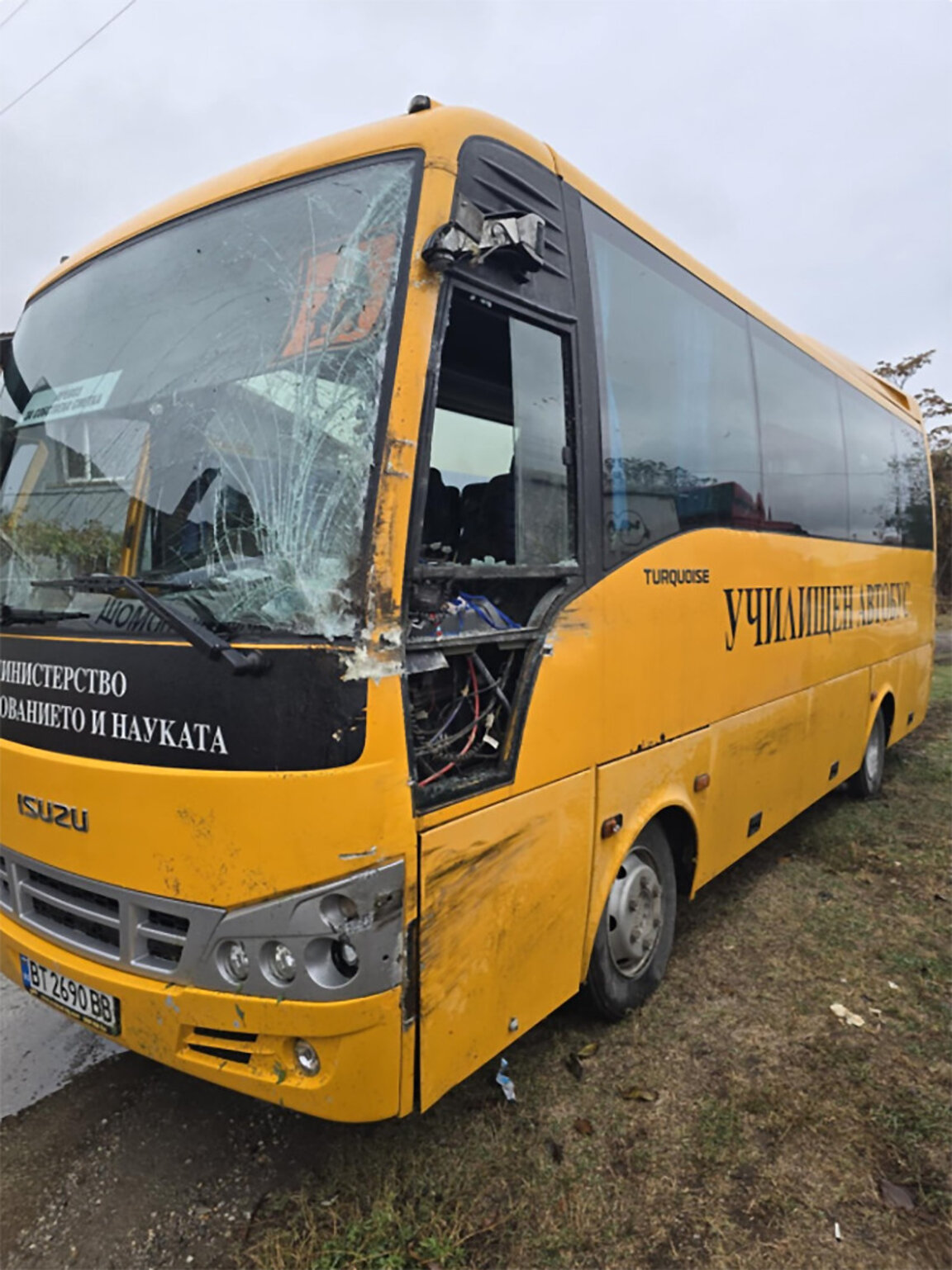 Un camion românesc a lovit un autobuz școlar în zona Sviștov