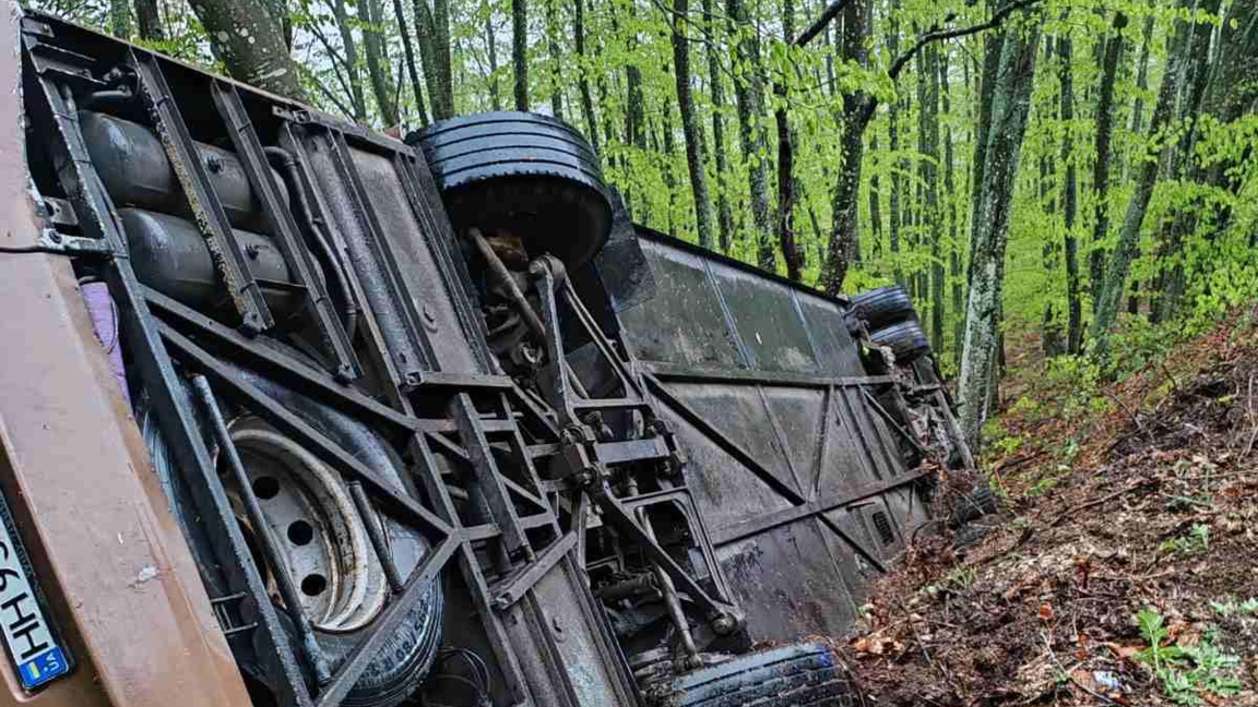 Двама загинали и много ранени при катастрофа с автобус край Малко Търново
