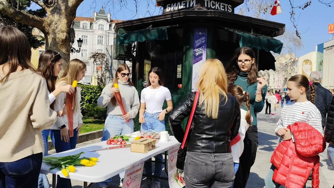 С цвете в ръка срещу репродуктивните проблеми