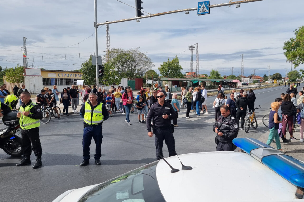 Шест села протестираха отново заради транспорта до Пловдив