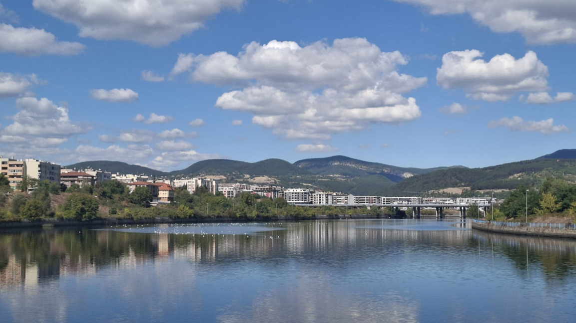 Предимно слънчево ще е времето в четвъртък