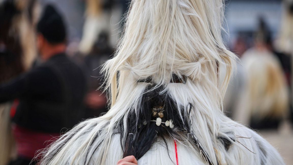 Klang der Glocken erfüllt Blagoewgrad beim Festival der Surwakari-Spiele