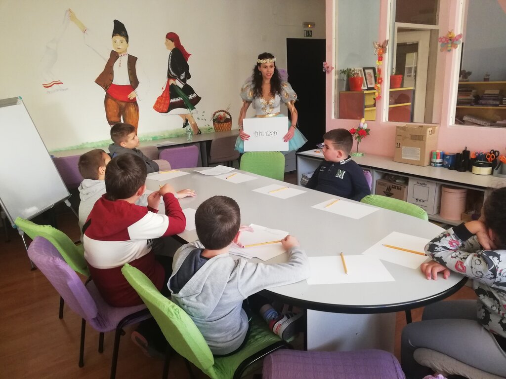 Zana e përrallave Marija Sertova i ndihmon fëmijët të kenë krahë