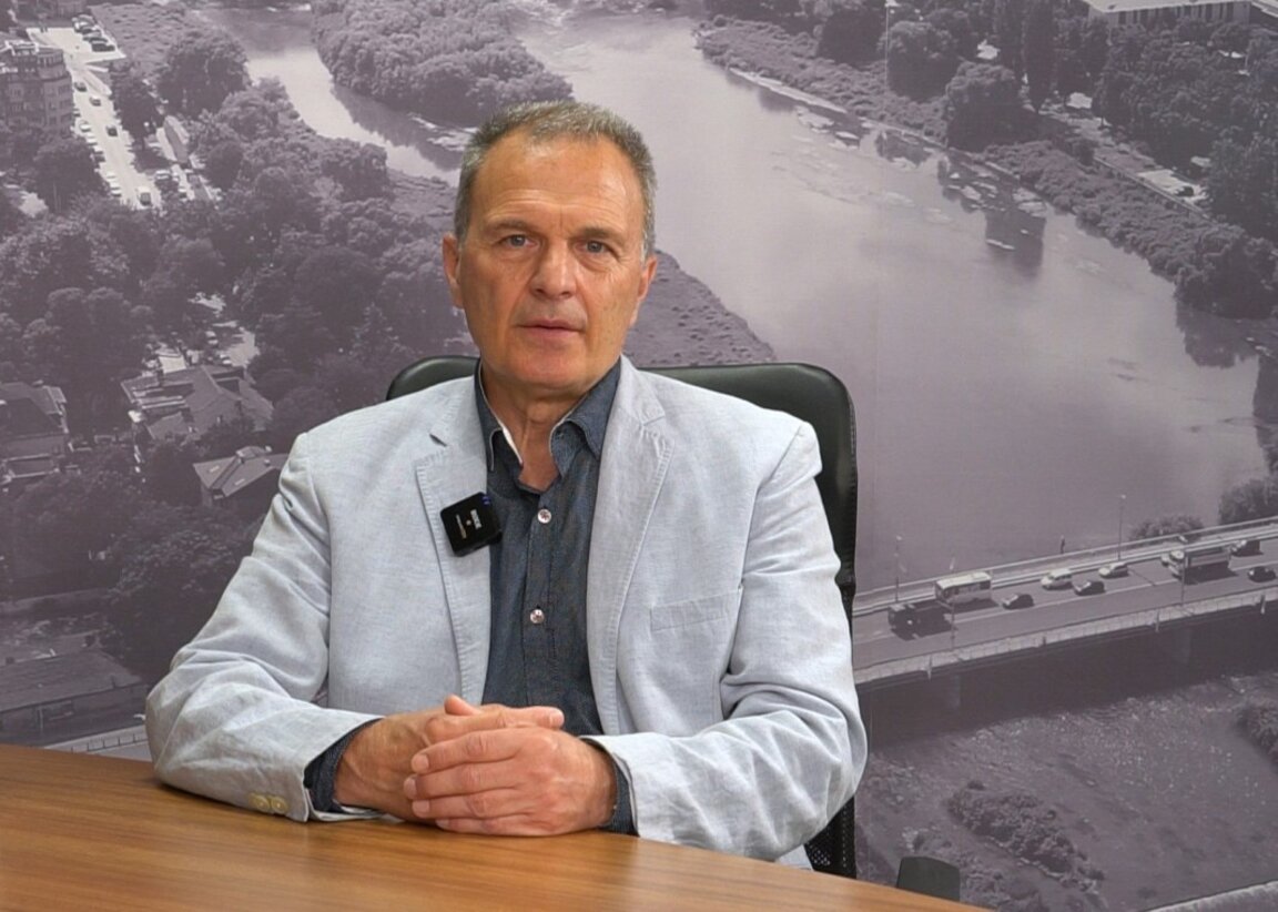 Светозар Гледачев изнася лекция в Международния панаир