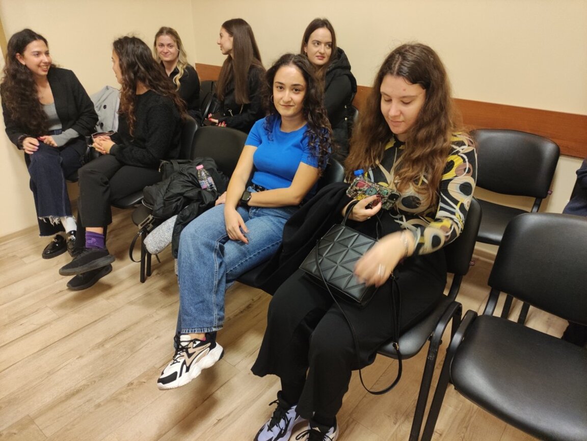 Студенти се "явиха" на конкурс за съдебен деловодител в Административен съд - Варна