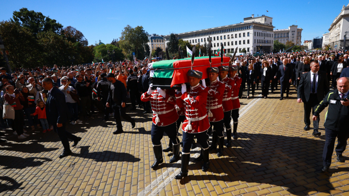 Sofya'da Çar Samuil'in kemikleri binlerce kişi tarafından karşılandı