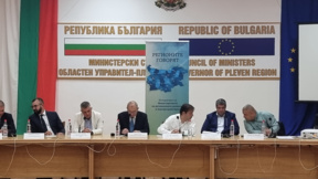 Министър Шишков ще изнесе данни за течовете във "ВиК холдинг"