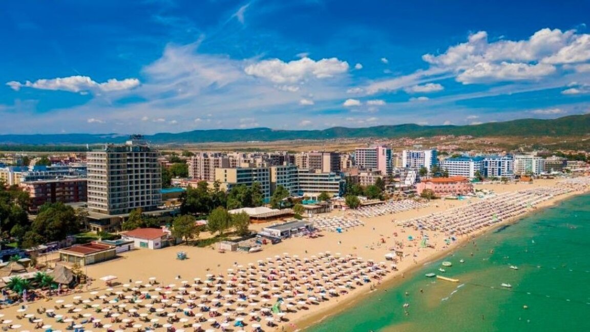 Businesses along the Black Sea coast are actively looking for workers for the summer season