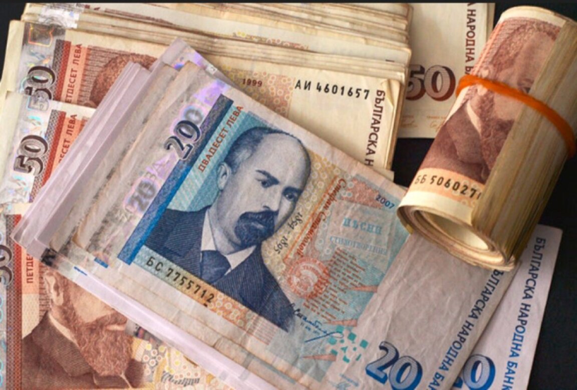 Арестуваха рецидивист, "ужилил" пенсионери с близо 7000 лева