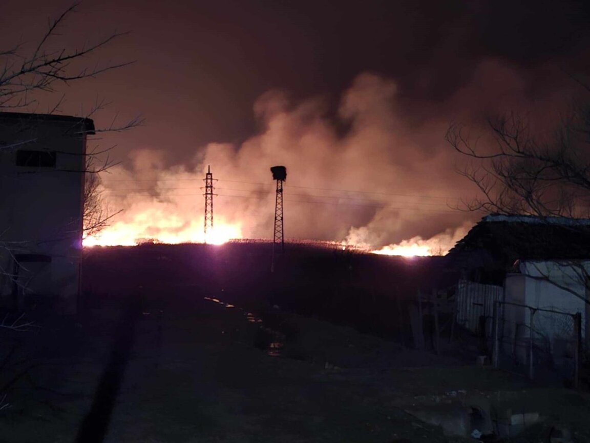 Пожар горя край село Сливата