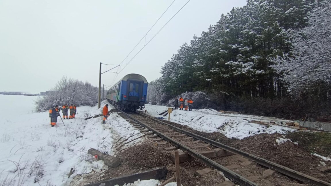 Аварирала товарна композиция спря влаковете между Чирпан и село Свобода