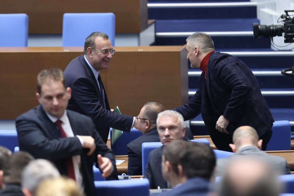 There is a parliamentary majority to form a coalition government