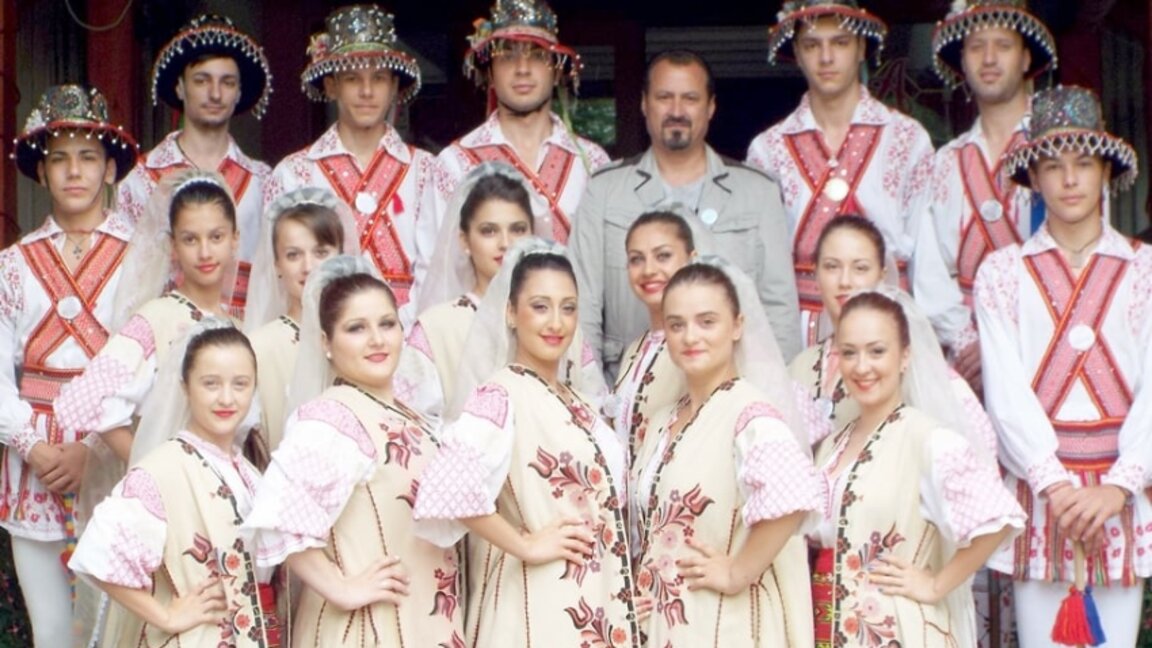 Costume și dansuri populare din România și Bulgaria prezentate la Loveci
