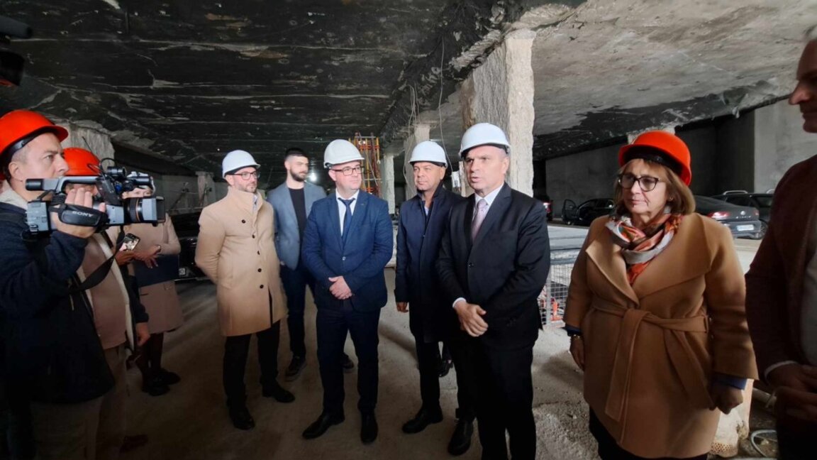 Министър Гроздан Караджов инспектира пробива под Цнтрална гара - Пловдив