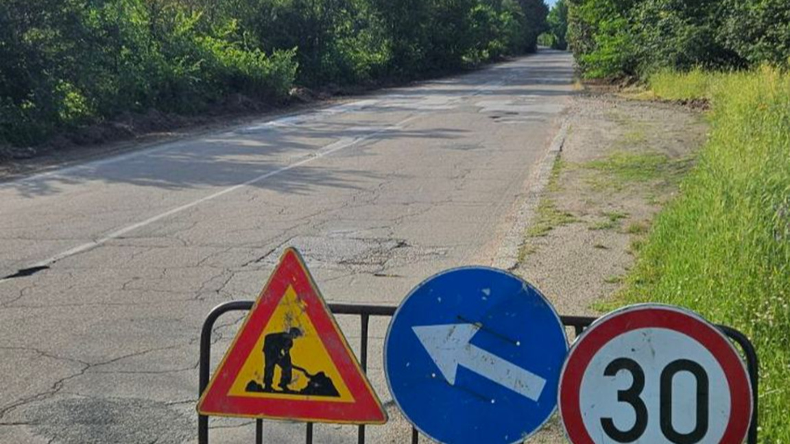 Община Карлово съди МРРБ за неплатен пътен ремонт