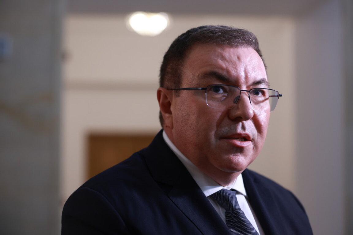 Костадин Ангелов