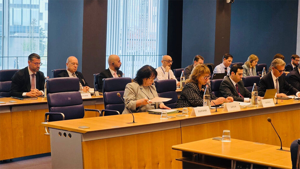 Bulgaria’s Minister of Finance proposes that December 31 and January 2 be declared non-working days due to euro changeover