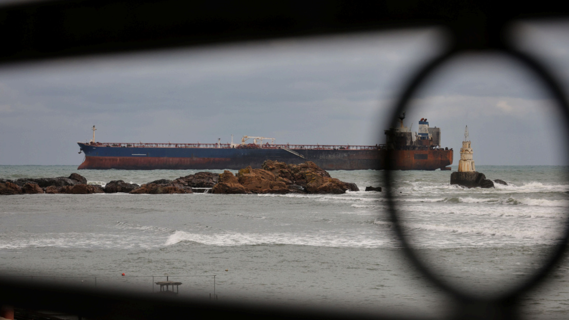 Танкер „Каирос“ кренуо ка Бургаском заливу