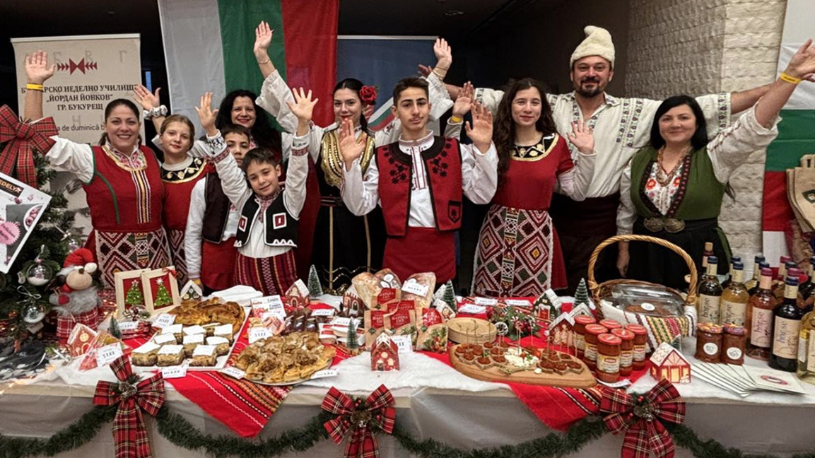 Българската роза и танците ни блеснаха на благотворителен базар в Букурещ