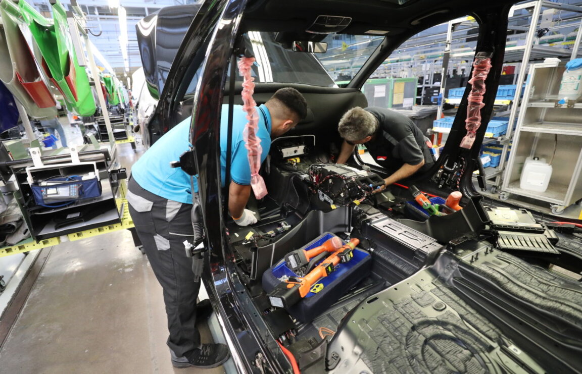 Автомобилната индустрия в ЕС е разтревожена от китайските рестрикции за износ на редкоземни елементи