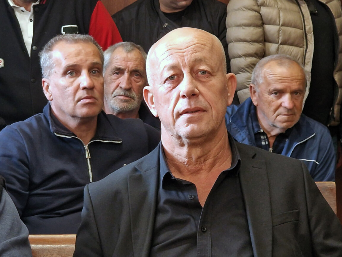 Кмет обжалва отстраняването си от поста