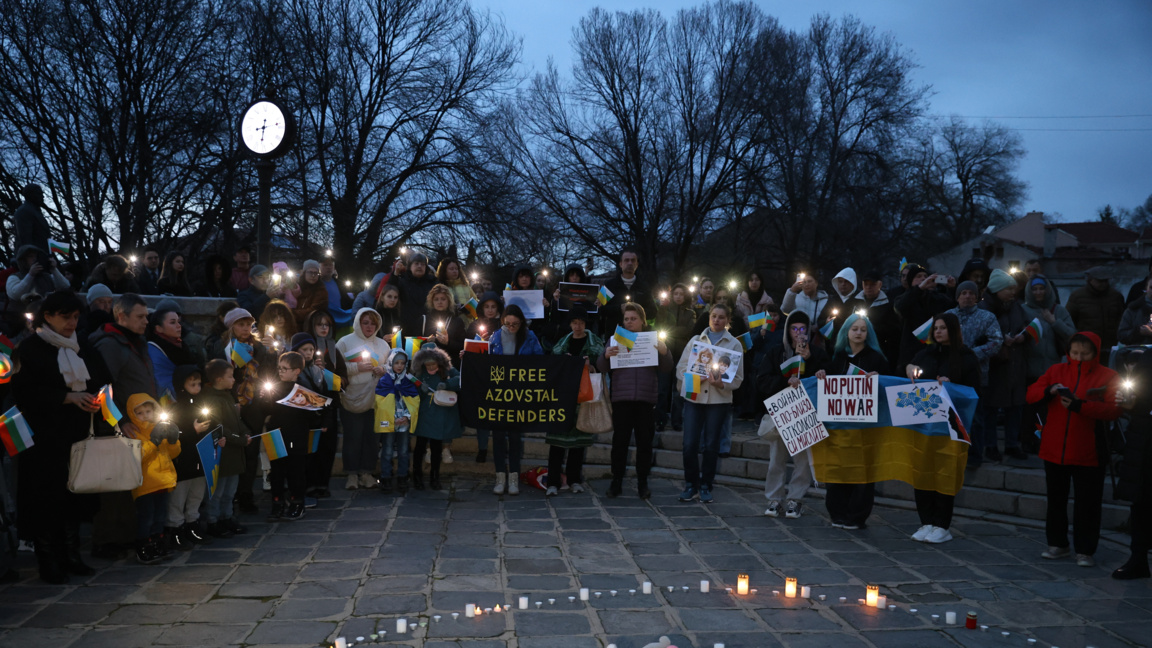 Украинската общност в Пловдив и съпричастни граждани отбелязаха заедно четвъртата годишнина от началото на войната в Украйна.