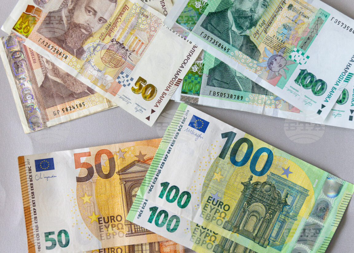 50% повече търсене на евро спрямо миналата година