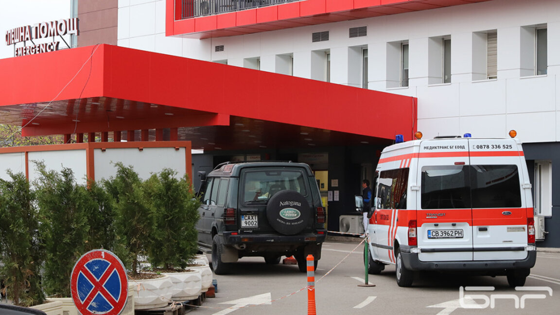 Полицай, охранявал протеста пред НС, е починал